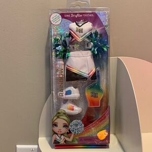 MIB Rainbow High Cheerleader Outfit Fashion Pack